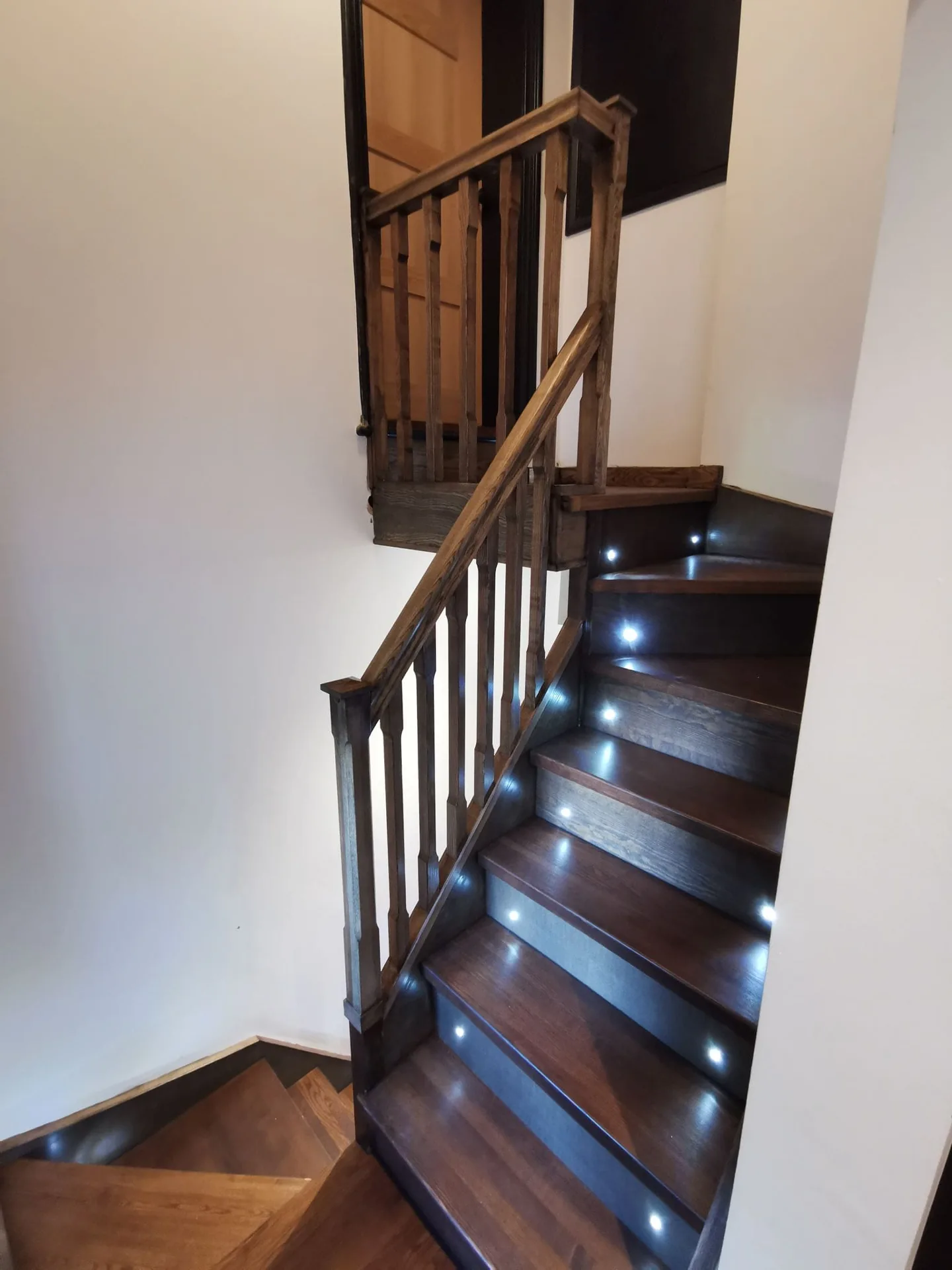 Staircase renovation design reference